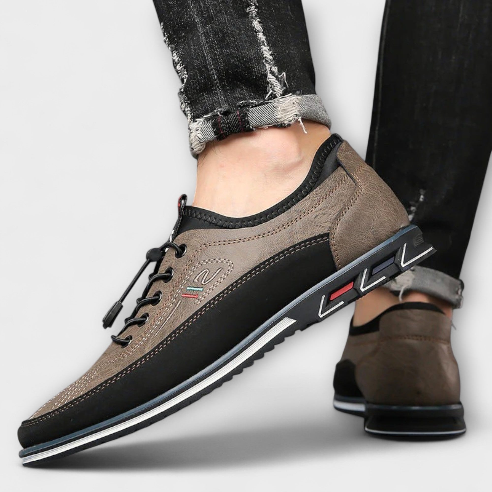 ユウジ | 機能的で頼れるカジュアルシューズ