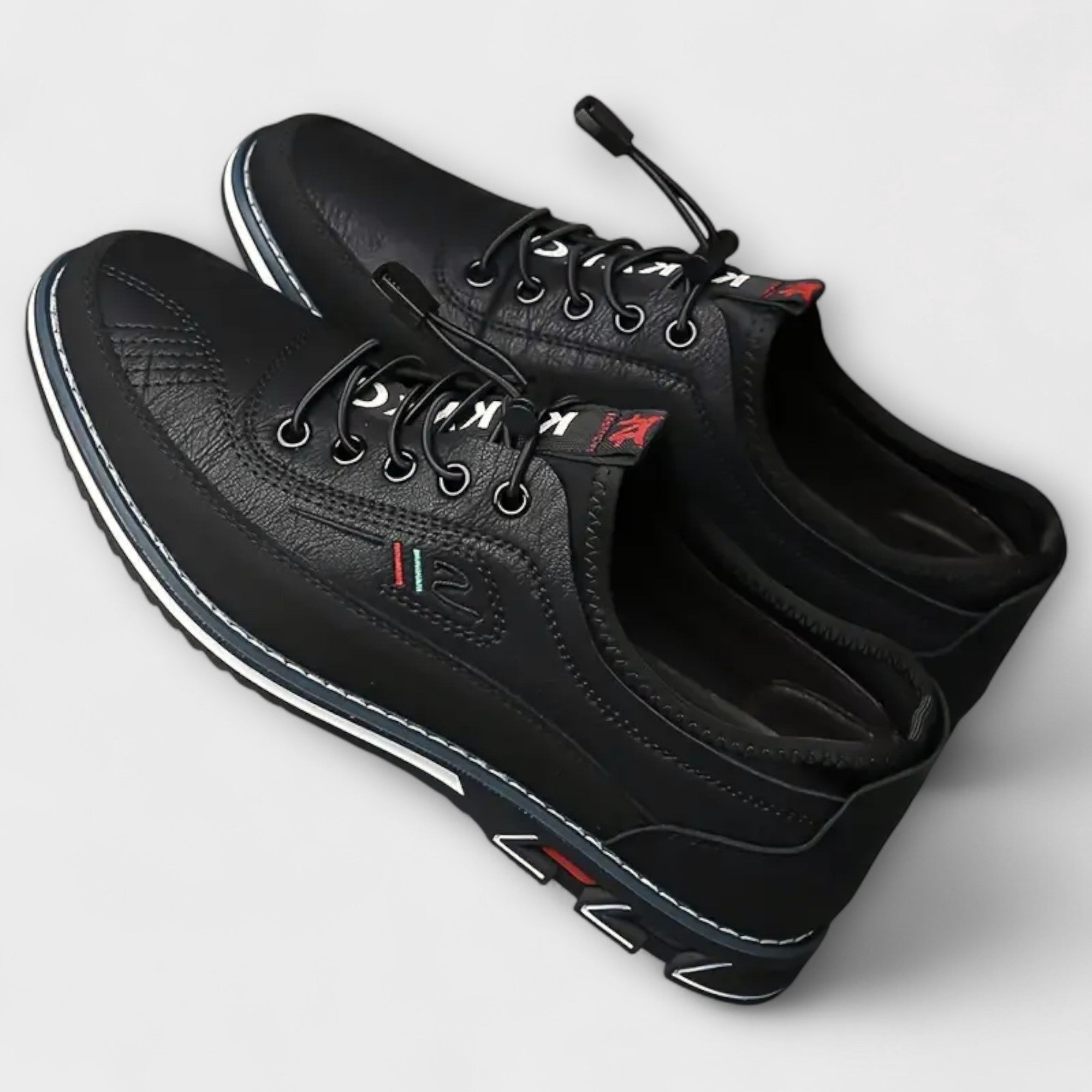 ユウジ | 機能的で頼れるカジュアルシューズ