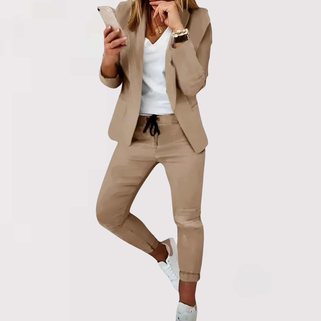 アレーナ | ジャケット付きクラシックスーツ